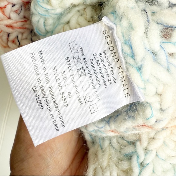 Second Female Size L Elsa Knitted Vest in Brunnera Blue - Picture 7 of 8
